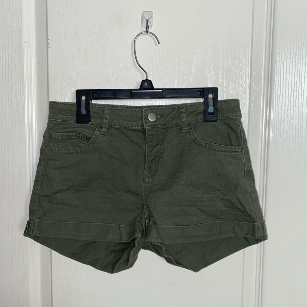 H&M -Shorts - Picture 2 of 4